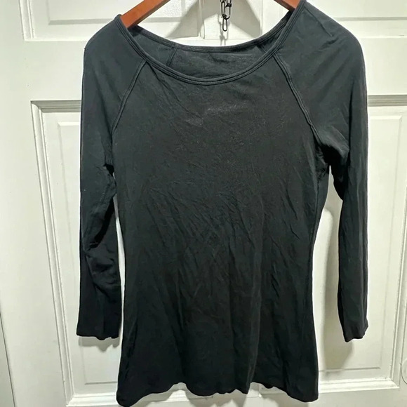 Lululemon open back black tee size Small - Picture 3 of 4
